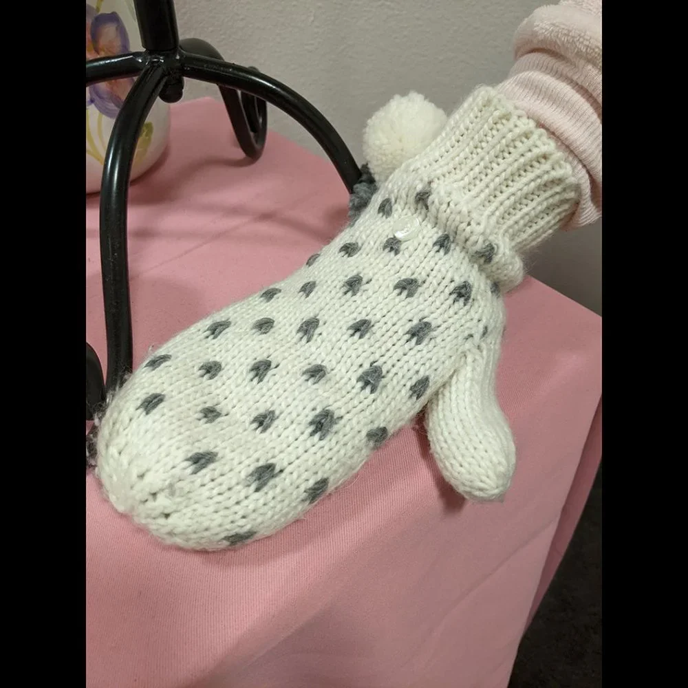 Aerie Cream with Grey Hearts Hybrid Mitten Size OS - Picture 4 of 6
